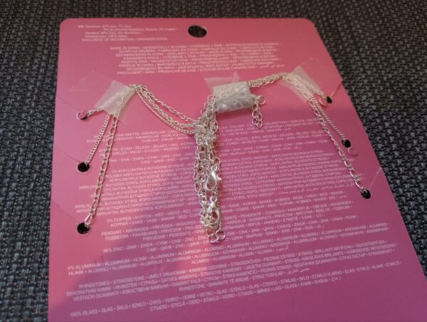 NEU mit Verpackung - Mädchen Halsketten: Stiefel, Hut, Hufeisen (3 Stück)