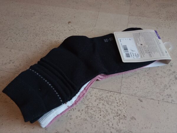 NEU mit Etikett - 3 Paar Socken in 3 Farben (73% Baumwolle) Gr. 35-38