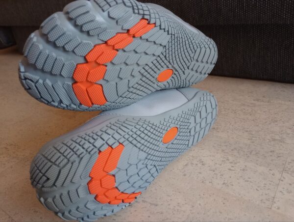 NEU - Warme graue wasserabweisende Winter-Barfußschuhe Gr. 37