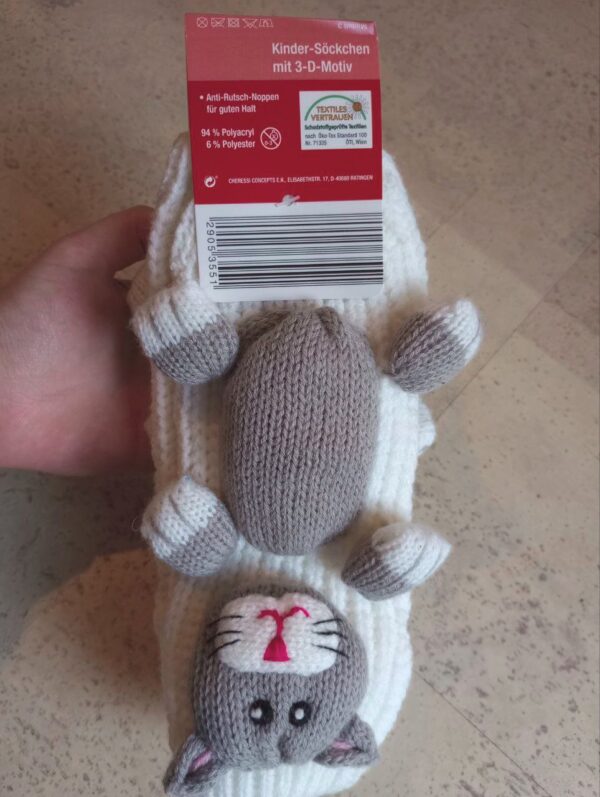 NEU mit Etikett - weiße Kinder Socken mit 3D Motiv Katze Gr. 35-38 (mit Anti-Rutsch-Noppen)
