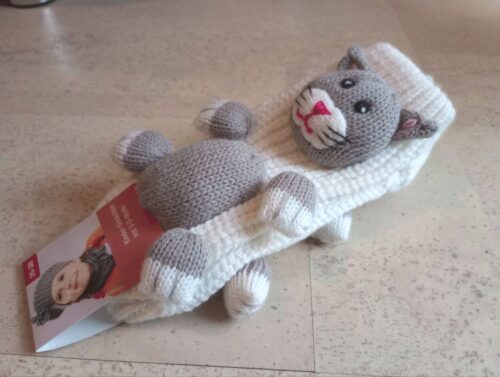 NEU mit Etikett - weiße Kinder Socken mit 3D Motiv Katze Gr. 35-38 (mit Anti-Rutsch-Noppen)