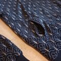 NEU - dunkelblau mit weißem Muster Blouson Jacke Größe M