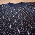 NEU - dunkelblau mit weißem Muster Blouson Jacke Größe M