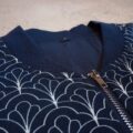 NEU - dunkelblau mit weißem Muster Blouson Jacke Größe M