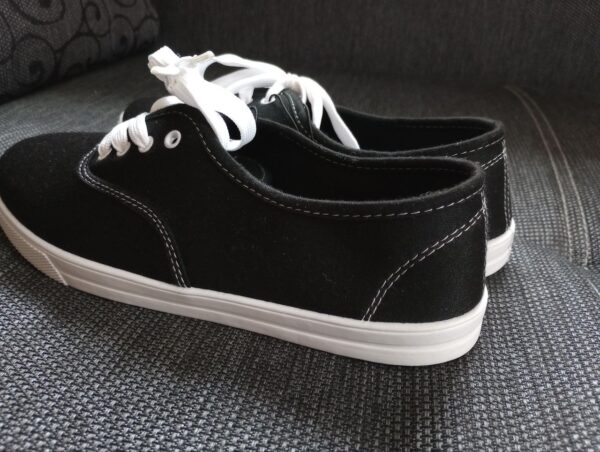 NEU mit Etikett - Stoffschuhe, Sneaker schwarz FB Sister Größe 39